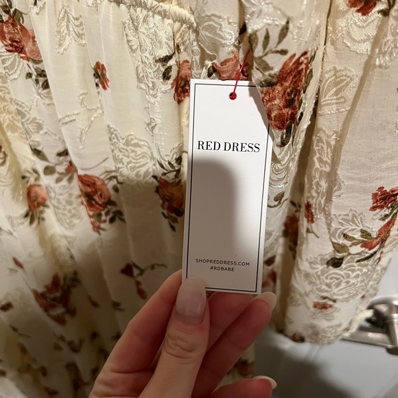 NWT Red Dress, Love is in the Air Ivory Floral Print Dress, Medium - Picture 5 of 7